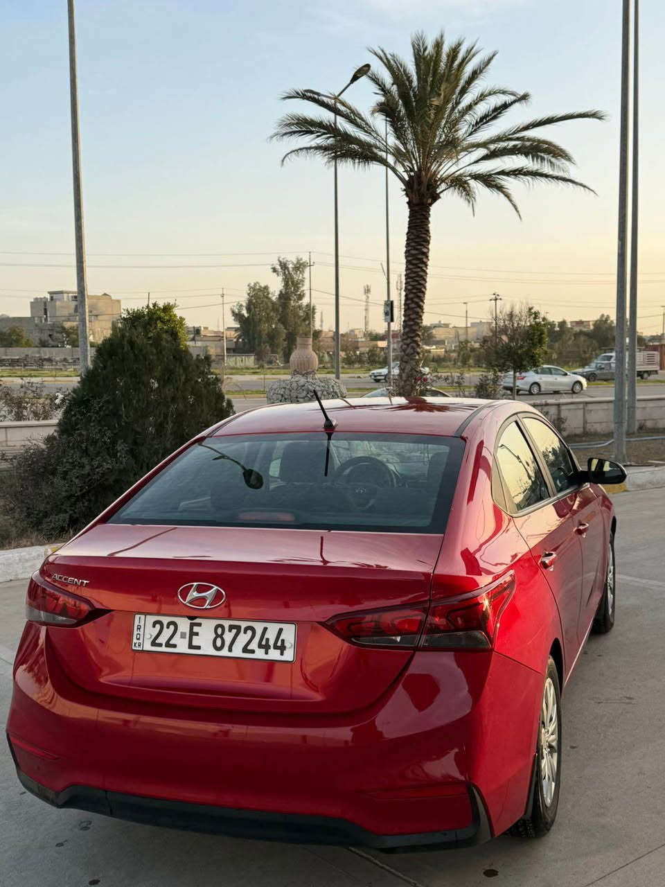 هيونداي اكسنت 2022 امريكي 
مواسفات عاديه 
محرك GDI 16 
سياره من جان كاتي بيدنا 
جديده كلش مصرف مابيها 
بيها قطعتين سبخ ارباك بس استرين 
محرك و كير و شواصي كلها بشرط 
و تحويل و غرامات كلها بشرط
سعر 138 و بيها مجال 
مكان سياره كركوك 
*********** كركوك, العراق
