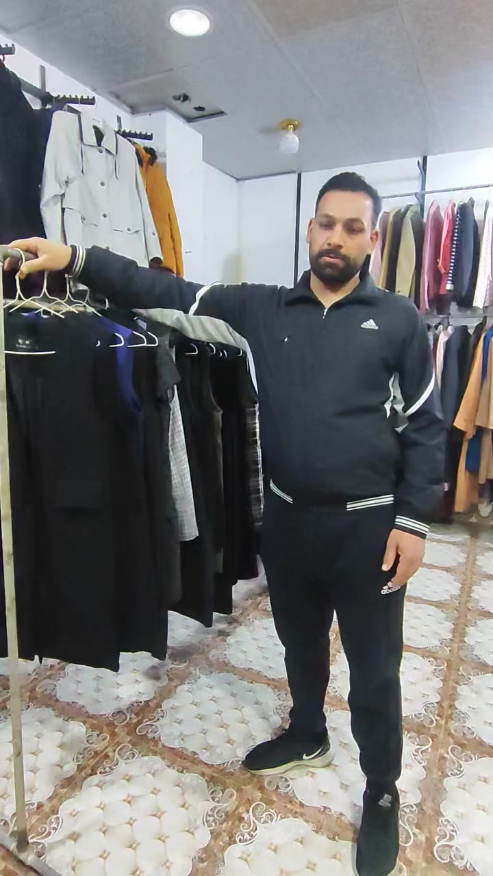 يلك نسائي رسمي 
سعر القطعه 5000
العنوان الحقلانية الشارع الثاني


**إذا كنت صاحب هذا الإعلان وتريد حذفه لأي سبب، رجاءا أرسل رسالة إلى الدعم الفني**