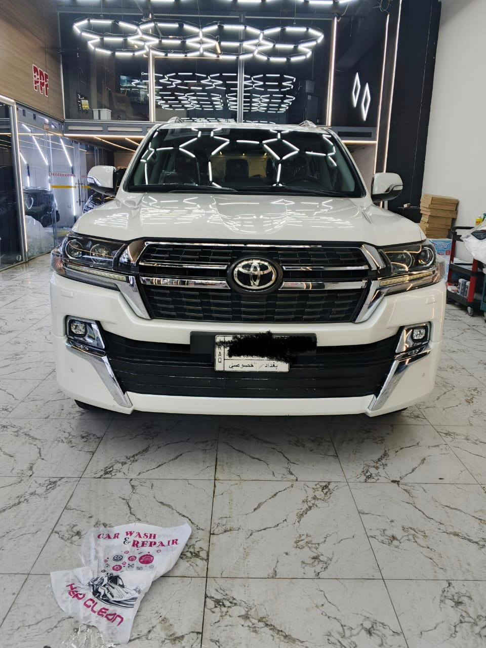 سلام عليكم
لاندكروزر موديل ٢٠٢١ مكفوله عامه من كلشي ماشيه ٤١ الف كيلو حقيقي شرط الفحص بسونار 
سياره فول مواصفات  فول سستم ايرباك مكينه ٤٠٠٠ 
٦ سلندر كشنات جلد وكهرباء قرميطي  ٥ بصمات شحن واير ليس ٣ شاشات اصليه جنطه كهرباء 
ملاحظه تارات مال شركه ستخدام قليل مال بيت
رقم بغداد مشروع وطني باسمي 
مكان بغداد المنصور لمعرفت السعر اتصل على الرقم الهاتف ***********
