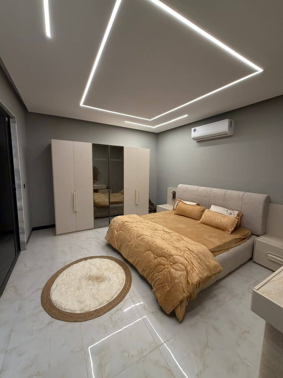 🏠مزرعه لبيع او مراوس اوايجار🏠
__
⭕العنوان: طريق الدغاره 
  ⭕داخل ؛مجمع الكرار
⭕موقع مميز _
____
🌿زراعي سند25
🌿بناء حديث2026
🌿تباع مع الاثاث

♦️المساحة 750م² 
♦️الواجهة  :30ونص متر
----------------
                     
تفاصيل المزرعه 🏠
___
🌿غرفه نوم💯
🌿صالة
🌿مطبخ 
🌿مجمع صحي 
    
   #مكتب_صناع_المال_للعقار 
عنوان المكتب
الفرات شارع الصب قرب التسفيرات 
للاستفسار مراجعة المكتب اوالاتصال على الارقام 
***********
***********
