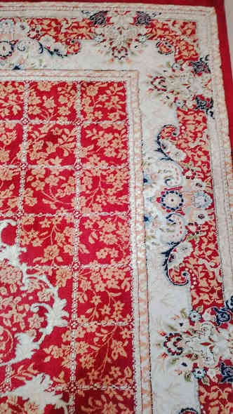 زولية للبيع القياس ٤ في ٥ العنوان بحركه موبايل *********** واتساب بي السعر مجال
