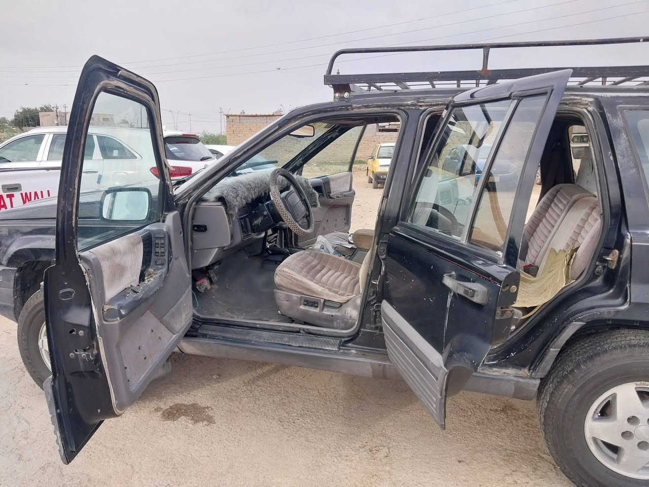 جيب شيروكي بغداد ألماني  تحويل مباشر موديل ١٩٩٤ واسط الزهراء  / محرك فيفي خير من الله هاتف 
***********
