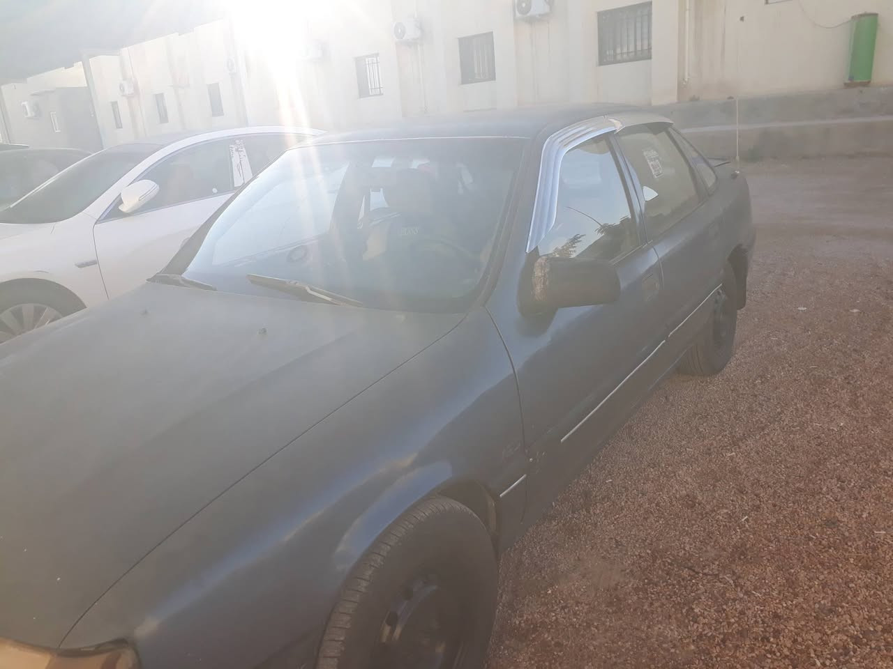 سلام عليكم فكتره موديل 89 محرك 20 كير اوتو سياره بلاديه رقم جديد سنويه 2030 سعر 30  بيها مجال العنوان النساف البعلوان ***********
