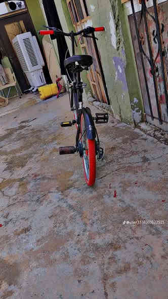 بايسكل نضيف للبيع اريدو 60 وبي مجال الرقم***********
