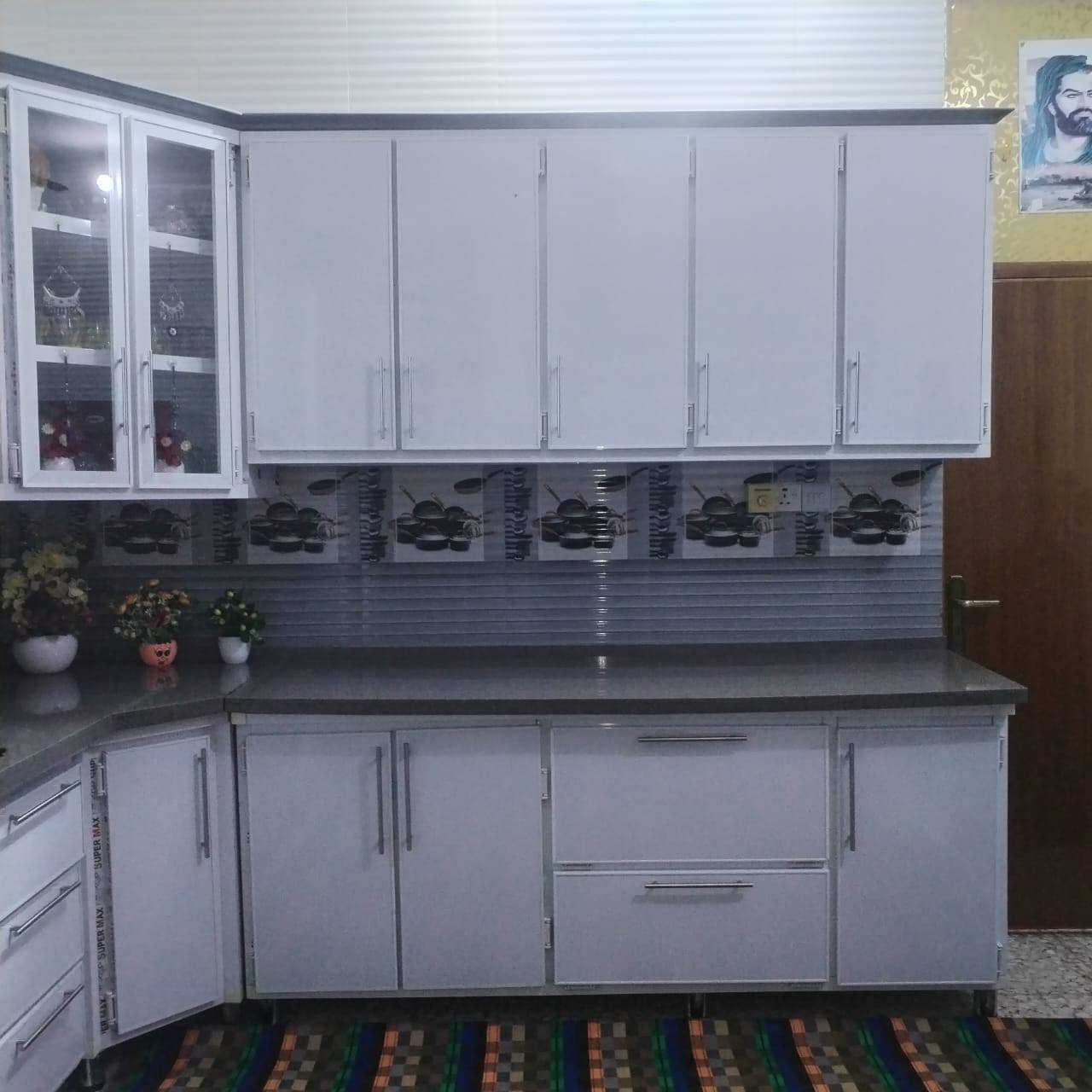 سلام عليكم كاونتر تسكام تركي للبيع درجه اولى عنوان حله نادر الثانيه رقم الهاتف ***********سعر خاص
