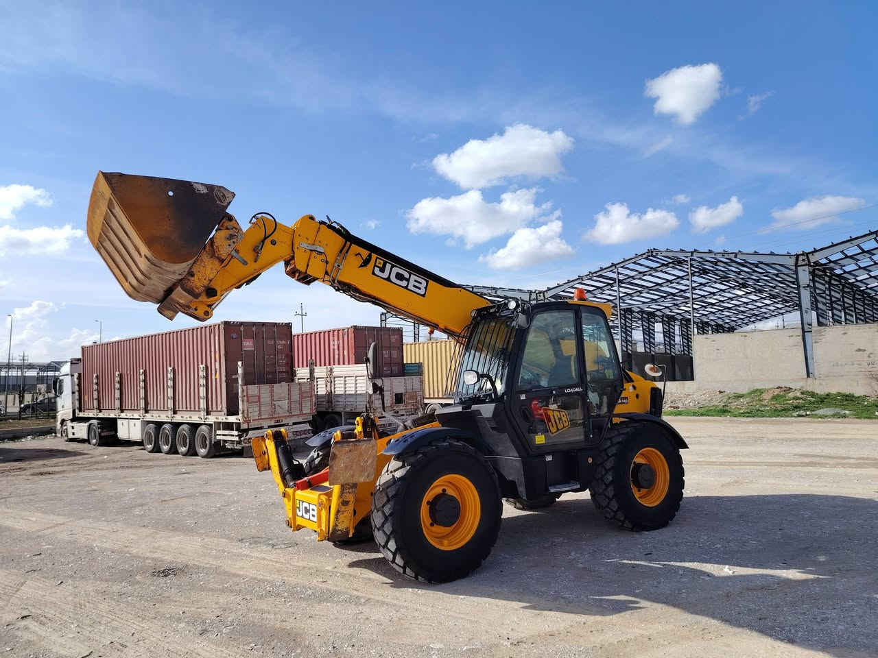 بە ناوی خوای گەورە
شۆفل jcb سلاید 14 مەتر جەک سەنتەر سۆپەر
مەکفول مۆدێل 2012 مەکینەو گێڕ نەکراوەتەوە
تایەی تازەیە لە سلێمانییە سەنەوی تازەیە
ژت*********** ژت***********
شوفل jcb سلاید 14 متر جک سنتر سوبر
مەکفول مودیل 2012 محرک گیر مامفتوح
تایرات جدید من سلیمانی
سنویە جدیل نف یوم یحول بسمک
