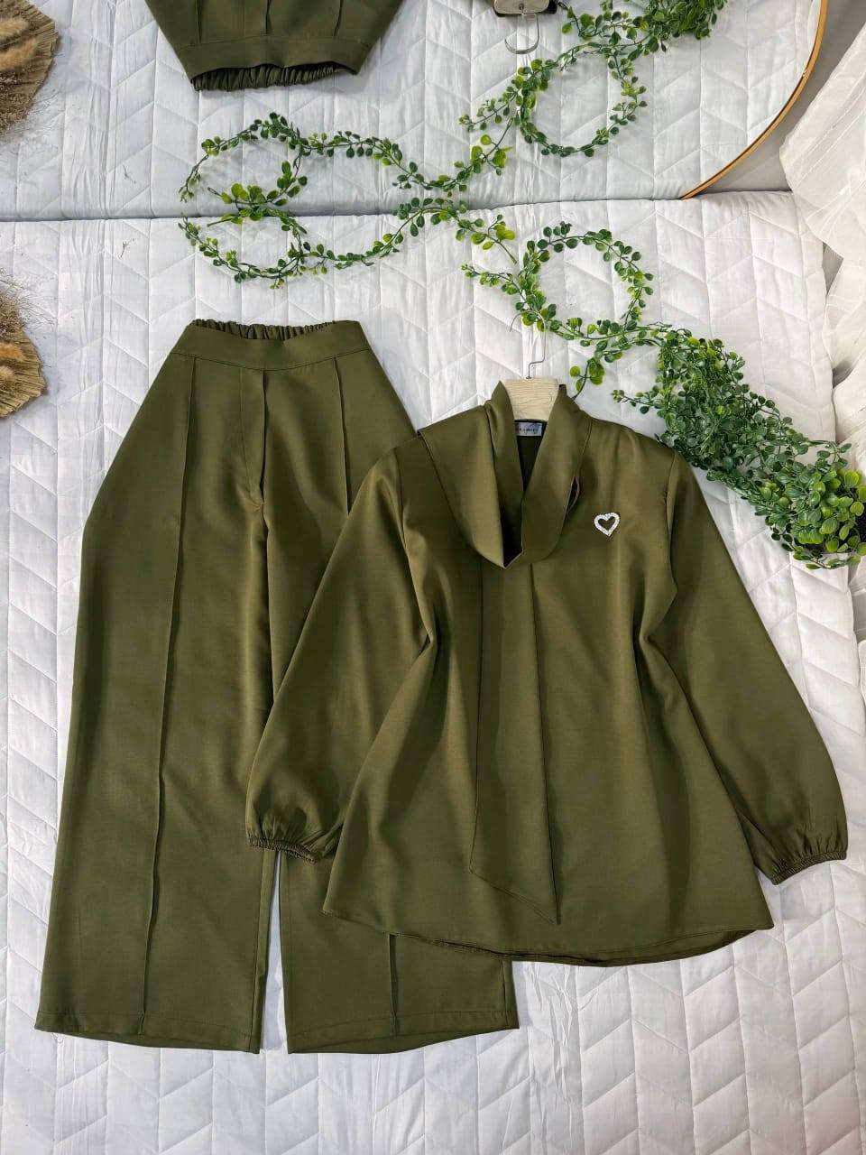 طقم أنيق 👗✨
خامة دابل فخمة وكوالتي عالي 🔥

القياسات: 38 / 40 / 42 / 44 / 46 / 48

ستايل راقي يناسب الطلعات والعيد 💃
كمية محدودة لا تفوتج الفرصة ❗️🔥
للحجز والاستفسار دايركت أو واتساب ✉️
توصيل: بصرة 5 آلاف / باقي المحافظات 7 آلاف 🚚


**إذا كنت صاحب هذا الإعلان وتريد حذفه لأي سبب، رجاءا أرسل رسالة إلى الدعم الفني**