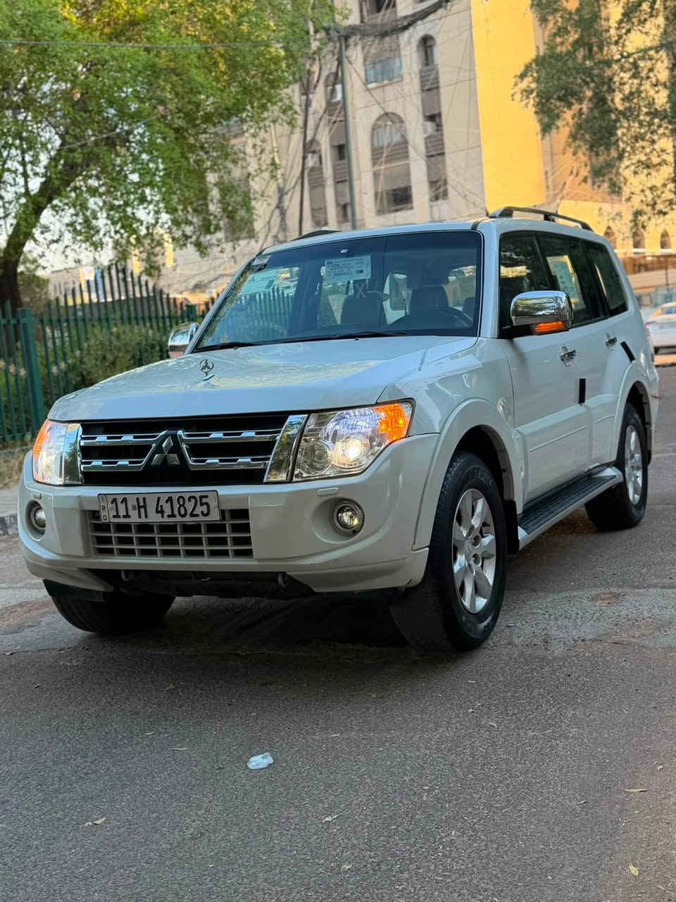 للبيع  سياره باجيرو خليجي حبتور مديل 2012 فول مواصفات لون ابيض صدفي حجم المحرك 3500 رقم  بغداد مشروع واطني بدون حادث  سيارة  مكفوله كفاله عامه سياره كلين عله واضع الشركه  بيهه صبغ بلجاملغ الامامي كد شبر اثر شخط لاضربه ولا معجون معروفه خليجي السياره جديده مال جناي فورويل نضام دفلوك كشنات كهربائي اشارة بل مري شفط تحكم ستير  فتحه تبريد ثلاث قطع حساسات خلفيه زاد ثلاجه تخم تاير كير مكينه حداديه خير من الله سياره جديده لوك مال جناي شرط برغي ممفتوح بلمكينه ولكير مكاني بغداد الكرخ السعر 143 وبيهه مجال والاستفسار الاتصال ***********

