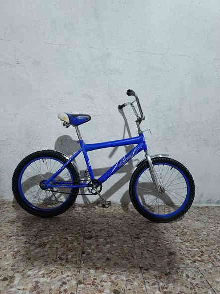 بايسكل BMX حجمه 20 البايك جديد ولا فيه أي عطل او شيء اخر سعره 85 وفيه مجال للشراي.
العنوان : قضاء الزبير الدريهمية الثانية 
الرقم : *********** الزبير
