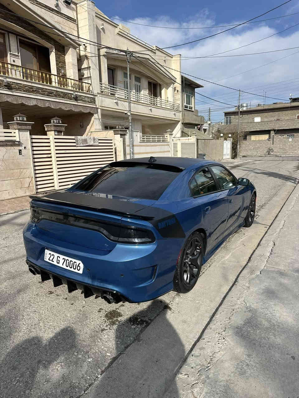 دۆج چارجەر
مۆدێل :2022 V8 
مواسەفات: RT
کوشین جلد 
کوشین سارد و گەرم 
کوشین قەیسی 
کوشین سپۆڕت 
سوکان شەفت ٣ گێڕ
ئاوێنە دژە فول لایت 
شاشە گەورە 
ویل 20 
لایت زینۆن 
بەسمە 
شغال 
حساس
کامیرە 
دیفیوزەر و باڵی سەر سندوق و باڵی سەر جام 
گێڕ و مەکینە و بەردی گزۆز و کارەبایات بە شەرت 
چوار تعدیلی بچوکی هەیە باقی هەموو گیانی بە شەرت بێ بۆیاغە 
ژینگە و ڕێگا و ساڵیانە و ڕەقەم و فحس و هەزەی نوێیە 
بەناوی خۆمە 
37000 mile ڕۆشتووە 
ڕەقەم شانسی: 2C3CDXCT6NH225207
لە وێنەی دەحمەکە هەموو گیانی PPF ی ڕەش کراوە 
نرخ: 259 وەرەقە 
ژ.م: ***********
لە هەولێرم
