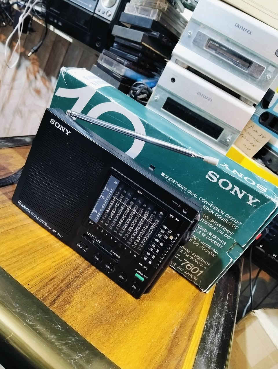 راديو سوني SONY
صناعه ياباني صنع سنة 1987 
جهاز بالكارتون مع كتلوك وسماعة اذن ومقوي البث 
استخدام جداً قليل 
موجات الراديو 12 موجه 
سحب ممتاز للمواجات 
يعمل باتري قلم عدد 4 
يوجد فديو بالمنشور يوضح التشغيل 
للحجز المراسله على الخاص


**إذا كنت صاحب هذا الإعلان وتريد حذفه لأي سبب، رجاءا أرسل رسالة إلى الدعم الفني**