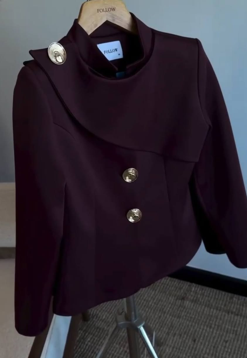 ستره مبطنه  قماش دابل ايطالي
تصميم انوثي راق بلمسه رسميه
سعر  25 الف 
طول 65
قياس 48/46/44/42/40/38
توصيل لجميع المحافظات


**إذا كنت صاحب هذا الإعلان وتريد حذفه لأي سبب، رجاءا أرسل رسالة إلى الدعم الفني**