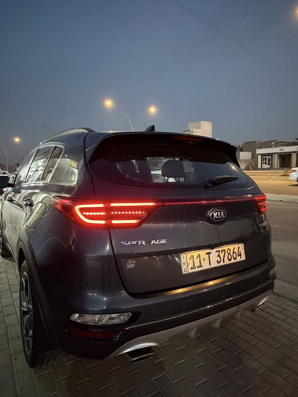 للبيع كيا سبورتج 2020 وارد أمريكي – أعلى فئة (FULL OPTION) 

🚘 KIA Sportage 2020 SX Turbo
✅ وارد أمريكي
✅ محرك 2.0 تيربو قوي واقتصادي
✅ أعلى فئة (فل كامل)
✅ ممشى 85 ألف
✅ رقم بغداد وباسمي وجاهزة للنقل
✅ سقف بانوراما
✅ كشنات جلد كهربائية
✅ تدفئة وتبريد للمقاعد الأمامية
✅ تدفئة ستيرن
✅ مرايا شفط
✅ حساسات وكاميرا ومواصفات كاملة
✅ ضررها بأمريكا بونيت فقط
✅ قطعتين صبغ كلير من أمريكا
✅ السيارة نظيفة جداً وفحصها خير دليل

💰 السعر:14000$ دولار (140 ورقة)

📍 السيارة باسمي تحويل ثاني يوم 
📞 ***********
