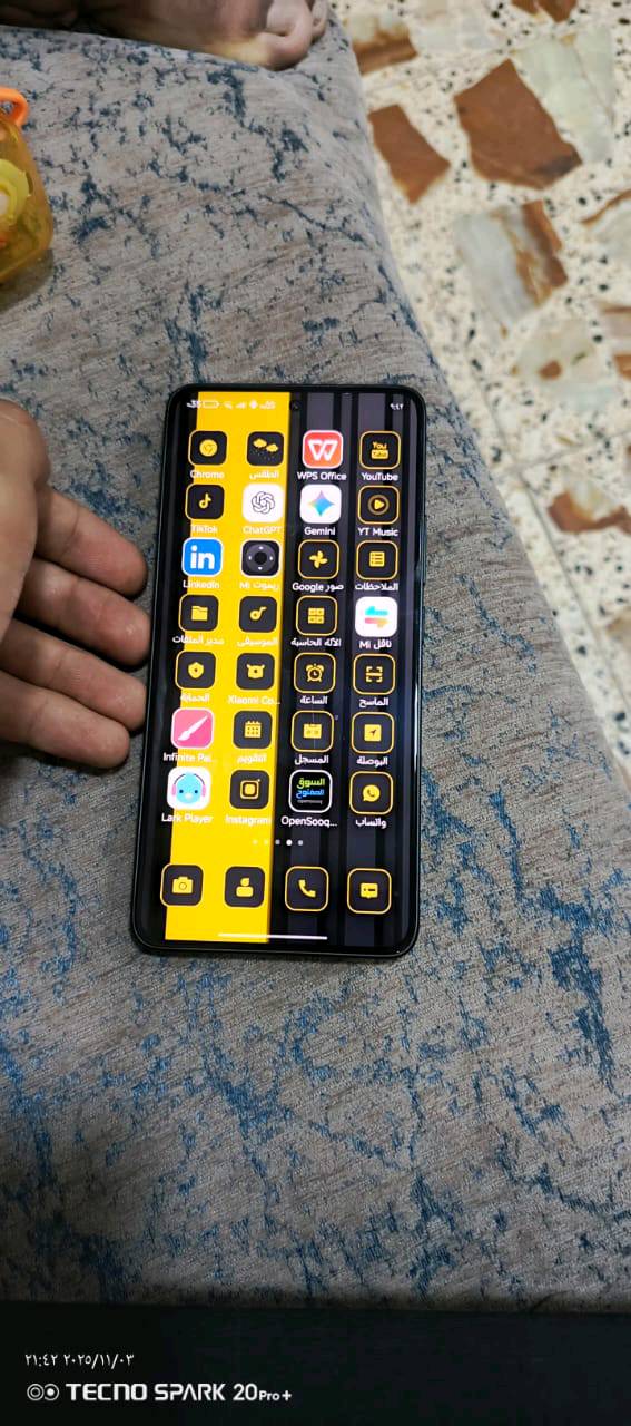 الجهز ب 420 مع كامل ملحقات من شاحنه وكفرات وكاله سيلكون وماكسيف و لزكه شاشه وكاله بس ذني ب 40الف ماخذهن وهاي مواصفات شاومي 14T

 الوان الجهاز: الأسود 
 أبعاد الهاتف الطول: 160.5 ملم – العرض: 75.1 ملم – السُمك: 7.8 أو 8.0 ملم والوزن 193 أو 195 غرام على حسب اللون والخامات.

 خامات تصنيع الهاتف: الإطار الجانبي من الألومنيوم، والظهر من الزجاج 

 الجهاز يأتي مقاوم للماء والغبار بمعيار IP68، مقاومة الماء تصل الى عمق مترين ولمدة 30 دقيقة تحت الماء.

 الهاتف مزود شريحتي SIM من نوع Nano SIM، بالإضافة إلى دعم الشريحة الإلكترونية eSIM.

 يدعم شبكات إتصالات الجيل الثاني 2G والجيل الثالث 3G والجيل الرابع 4G والجيل الخامس 5G.

 الهاتف يأتي بشاشة من نوع AMOLED بحجم 6.67 بوصة وبدقة 1220×2712 بكسل +1.5K وبكثافة بيكسلات 446 بكسل في إنش. الشاشة محمية بطبقة زجاج غوريلا جلاس 5 وتدعم معدل التحديث 144 هرتز ودرجة سطوع تصل حتى 4000 شمعة، بالإضافة إلى دعم عمق ألوان يصل إلى 12 بت، ملما يتيح عرض 68 مليار لون.

 هاتف شاومي 14T يأتي بمعالج من ميدياتيك Dimensity 8300 Ultra ثماني النواة بتردد 3.35 و 3.20 و 2.20 جيجاهرتز مع معالج رسومات Mali G615-MC6، المعالج مصنوع بدقة 4 نانومتر يدعم حتى 144فريم في بعض الالعاب

 يأتي بذاكرة تخزين داخلية 512 جيجابايت من نوع UFS 4.0 وذاكرة الوصول العشوائي الرام16 جيجابايت من نوع LPDDR5X

 نظام تشغيل الهاتف أندرويد 14 مع واجهة المستخدم HyperOS 1.0 التي تدعم ميزات الذكاء الاصطناعي.

 الهاتف يأتي مزود بثلاث كاميرات خلفية بالتعاون مع شركة لايكا. الكاميرا الرئيسية بدقة 50 ميجابكسل وبفتحة عدسة F/1.7، وتدعم تقنية التثبيت البصري OIS. الكاميرا الثانية بدقة 50 ميجابكسل أيضًا، مخصصة للتقريب البصري وتدعم التركيز التلقائي. أما الكاميرا الثالثة فهي بدقة 12 ميجابكسل مخصصة لتصوير بزاوية واسعة. الكاميرات تدعم تصوير الفيديو بدقة 4K بمعدل 30/60 إطارًا في الثانية، وبدقة FHD بمعدل 30/60 إطارًا، مع دعم تصوير الفيديو بتقنية +HDR10 وبصيغة 10 بت Log.

 الكاميرا الأمامية بدقة 32 ميجابكسل بفتحة عدسة F/2.0 تدعم تصوير الفيديو بدقة 4K بمعدل 30 إطارًا، وبدقة FHD بمعدل 30/60 إطارًا، مع دعم تصوير الفيديو بتقنية +HDR10.

 البطارية بسعة 5000 مللي أمبير تدعم الشحن السريع بقدرة 67 واط يشحن 0-100 ب 40دقيقه فقط

 الهاتف مزود بسماعتين تعملان بنظام ستيريو، وتدعمان تقنية صوت عالي الدقة Hi-Res و Dolby Atmos

 يدعم شبكات الواي فاي إصدار 6E جيجاهرتز بالترددات a/b/g/n/ac/ax ويدعم خاصية Dual-band وWi-Fi Direct ونقطة الاتصال Hotspot.

 البلوتوث متوفر بإصدار 5.4 مع دعم خاصية LE و A2DP و LHDC.

 هاتف شاومي 14T يأتي مزود بمنفذ USB من نوع Type-C مع دعم خاصية OTG.

 يدعم نظام تحديد المواقع العالمي GPS مع دعم أنظمة تحديد المواقع الأخرى GLONASS وGALILEO وBeiDou وNavIC.

 الجهاز يدعم تقنية الاتصال قريب المدى NFC وخاصية IR blaster للتحكم في الأجهزة المنزلية بواسطة الأشعة تحت الحمراء الانفراريد.

 يأتي الجهاز مزود بمستشعرات الجيروسكوب والتسارع والبوصلة ومستشعر المكالمات التقارب.

 مزود بمستشعر بصمة الأصابع يأتي مدمج في الشاشة، ويدعم خاصية فتح القفل عبر تقنية التعرف على الوجه (Face Unlock