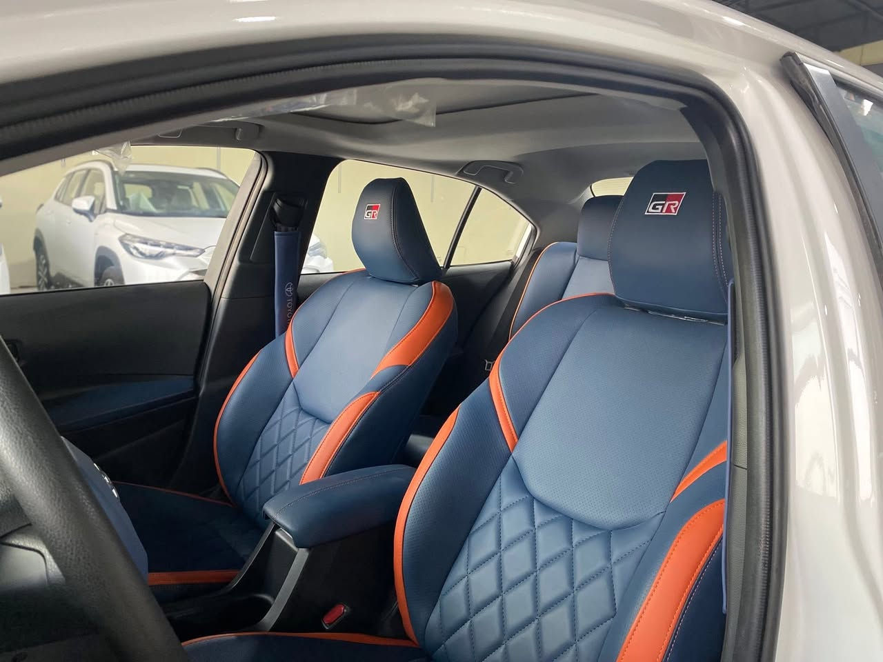 تويوتا كورولا GR هايبرد 2025 – فخامة رياضية باستيـراد خاص
تميز عن الجميع بسيارة تجمع بين الأداء، الأناقة، والتوفير – متوفرة الآن حصرياً لدى شركة الفرس الأبيض!

عرض خاص حتى نفاذ الكمية 

السعر ٢٦    مليون و٥٠٠ دينار عراقي مع لوحات بغداد وسنوية 

ياباني تجميع الصين البيع    نقدا فقط لايوجد لدينا بيع بنظام الاقساط

المواصفات: – محرك 1800 سي سي هايبرد – 4 سلندر

– ناقل حركة E-CVT ناعم وذكي

– تصميم خارجي رياضي بلمسات Piano Black

– مقاعد جلد راقية (ألوان: أحمر – أبيض – مشمشي)

– دشبول اسود

– مقعد كهربائي واحد

– فتحة سقف

– 4 كاميرات رؤية محيطية مع نظام تسجيل

– شاشة وسطية تدعم Apple CarPlay وAndroid Auto

– دخول ذكي + تشغيل بصمة

– رادار أمامي + تنبيه مغادرة المسار

– أنوار LED أمامية وخلفية

– جنوط GR قياس 17 إنش

– عداد ديجيتال + تحكم من الستيرن

– مكيف أوتوماتيكي ثنائي المناطق

– نظام تثبيت سرعة

– فول مواصفات 

شركة الفرس ألأبيض لتجارة السيارات 🚗

☎***********

☎***********

 بغداد مدينة معارض البياع -الشارع المميز-مقابل كراج البياع 📍

لاستفسار يرجى الاتصال على الرقم:

☎***********

☎***********
