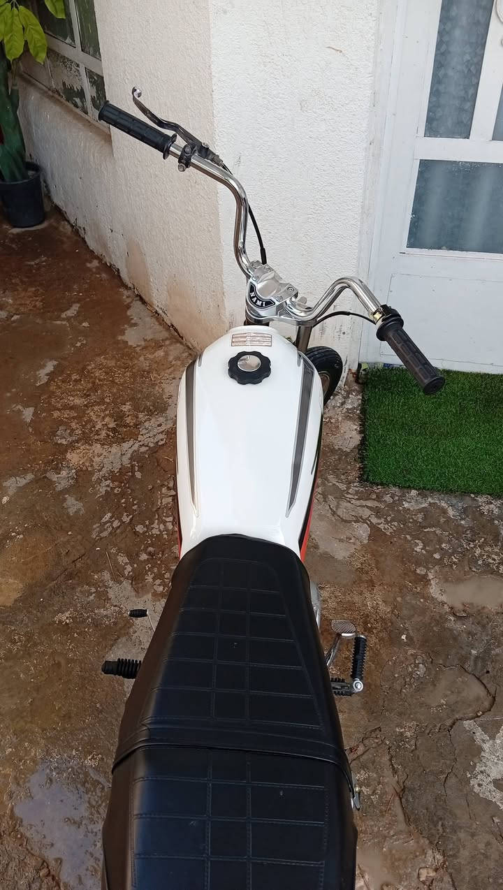 الدراجه للبيع عندك بس التانكي مشخط شخطات قويه كلش يختلف عن لب صوره بس هيه بيناتنه العباس جلبه مال طربكه تجي تفحص وتروح بس الدراجه ((((كلك كلك )))))
رقمي  ***********
السعر 300وبيها مجال مكاني حله حي العسكري
