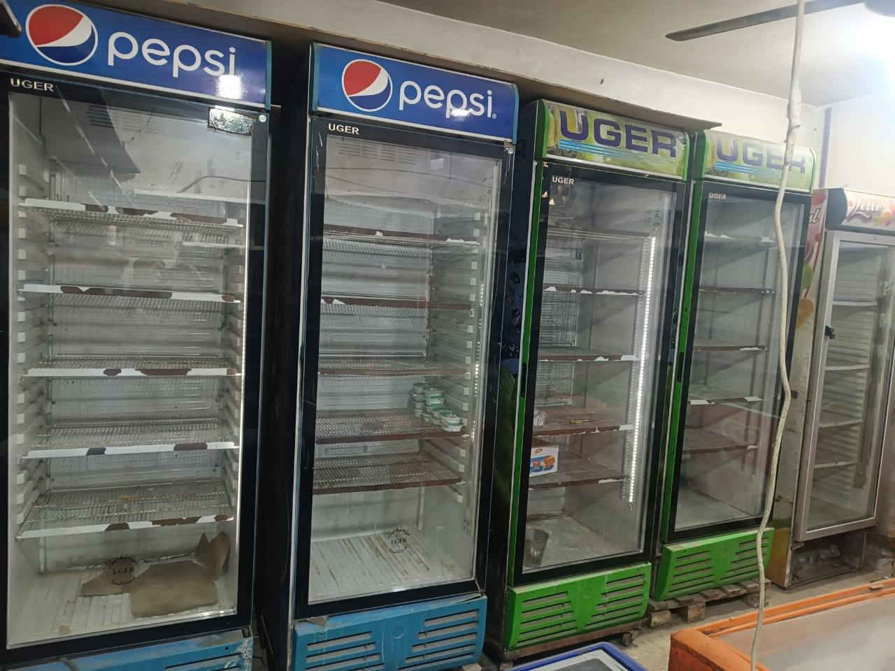 للبيع تصفيه محل الرفوف والبرادات وكل شي يخص المحل ..التواصل مع هذا الرقم ***********
