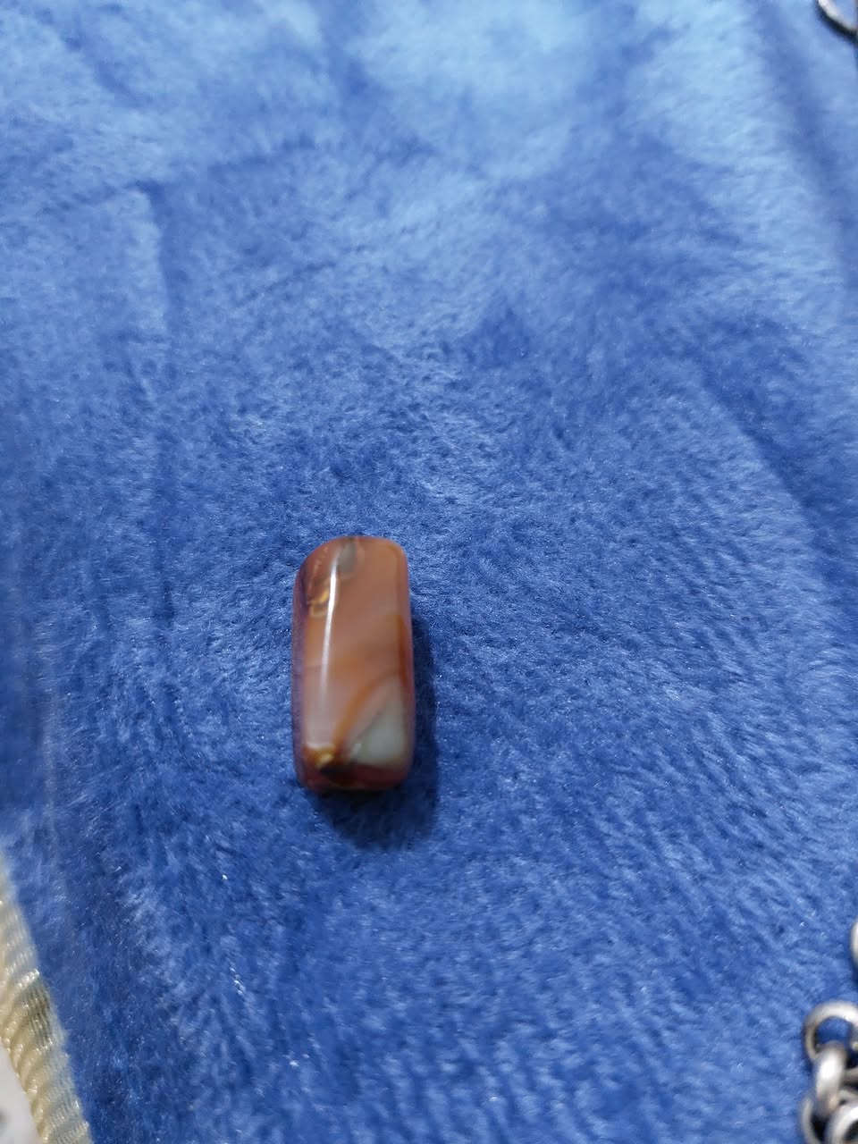 السلام عليكم ورحمة الله وبركاته
اخوان هايه حجرة عقيق انطتنياهه الحجيه من زمان واني مو لباس فضيات 
الحجره جايبتها من المدينه المنوره سنة ١٩٨٠ 
وياهه قلادات فضه همات قديمات 
واحد ثقيل وواحد خفيف كارديني ايطالي وياهن مداليات مالتهن 
للتقييم والبيع


**إذا كنت صاحب هذا الإعلان وتريد حذفه لأي سبب، رجاءا أرسل رسالة إلى الدعم الفني**