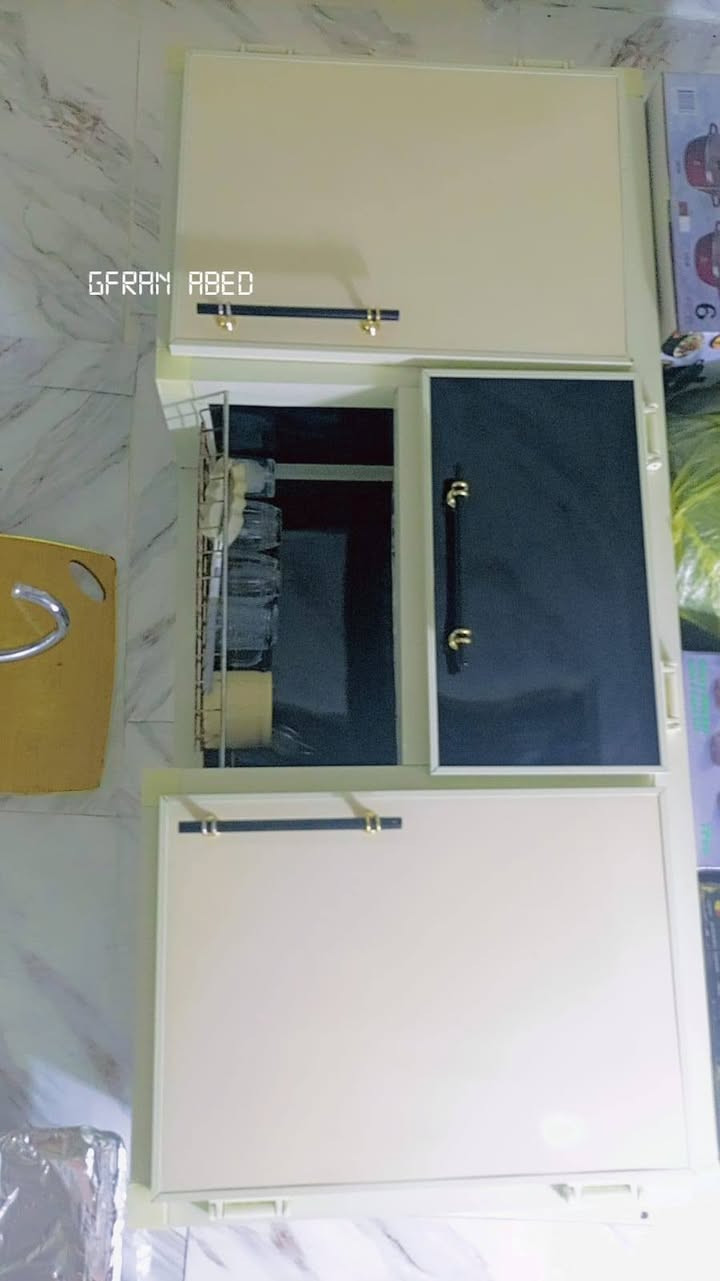 كاونتر تفصال نظيف جدا كما واضح في الصور ثلاث قطع
مكانه في الشعلة السعر ٢٥٠ الف
الاتصال على الرقم ***********
