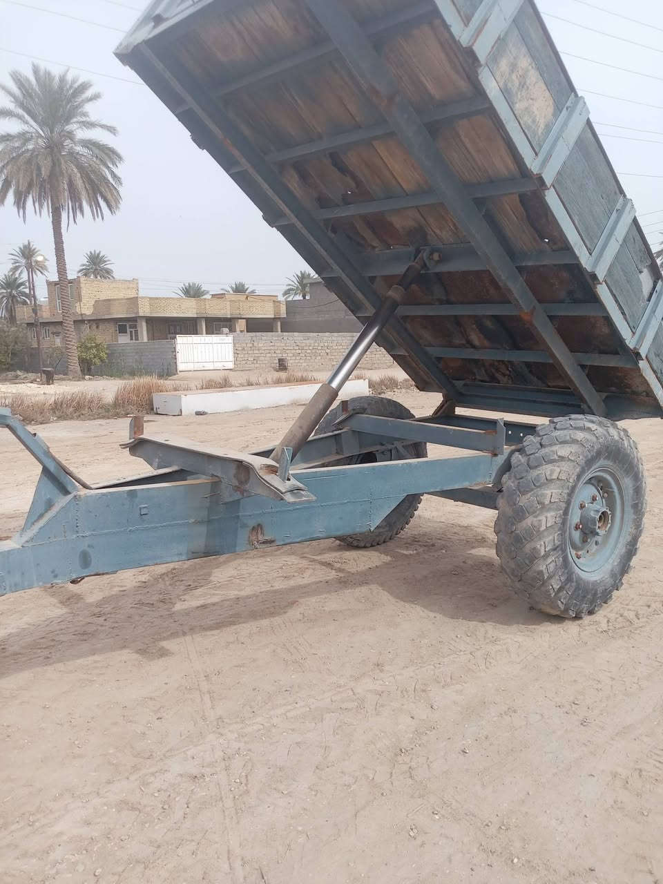 مكينه عنتر للبيع جديده موديل ٨١ وضع الشركه وراها عربانه فلوجه جديده رقم بغداد مكفوله محرك كير اكسن تايرات جدد بريك مكلف بالنشر رقم الهاتف *********** *********** المكان كربلاء الحسينيه
