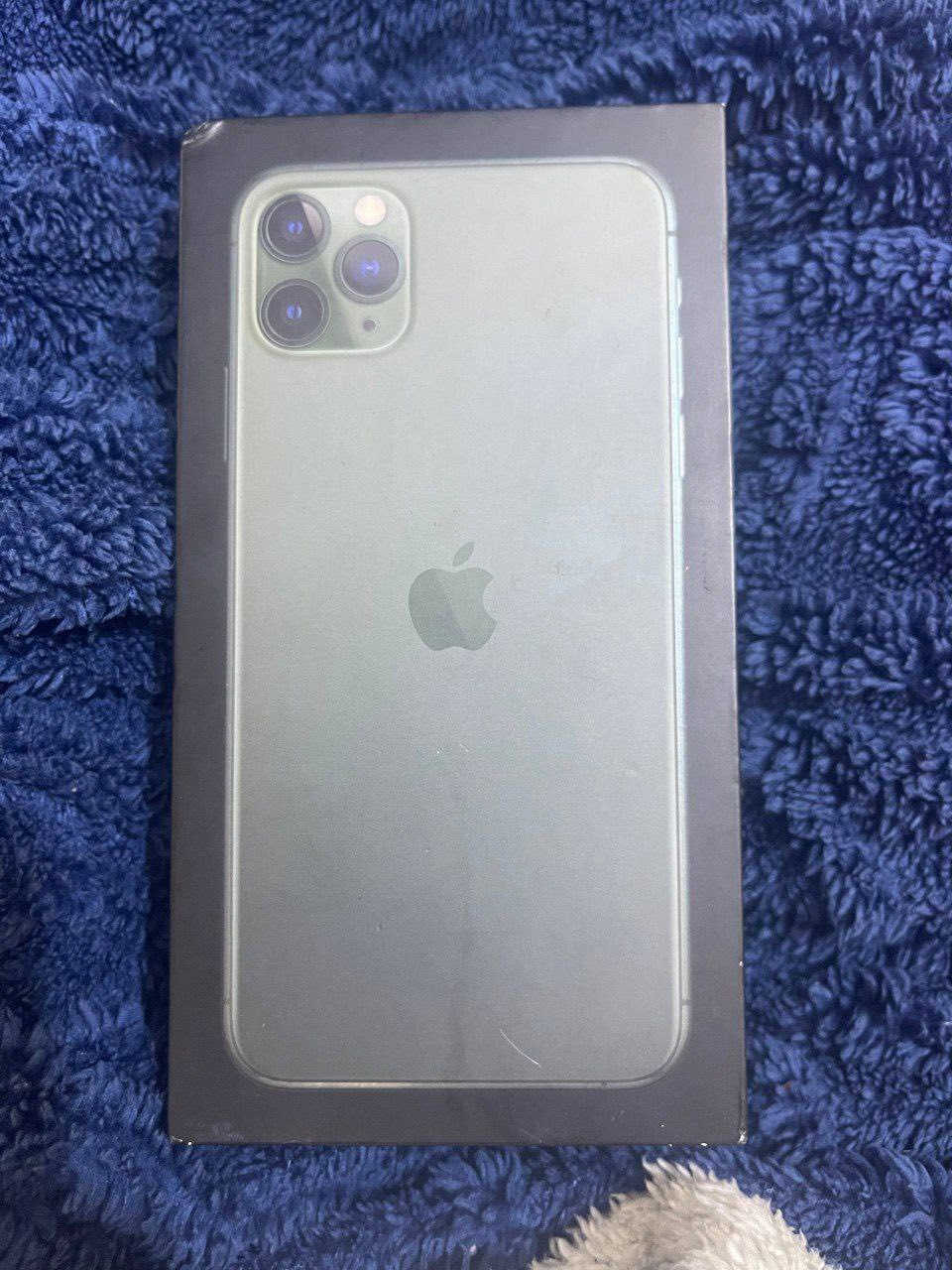 آيفون ١١برو ماكس ذ٦٤مبدل شاشة وبطاريةالسعر ٢٢٥ ويا كارتونتة مكاني بغداد الشعب رقم التواصل ***********
