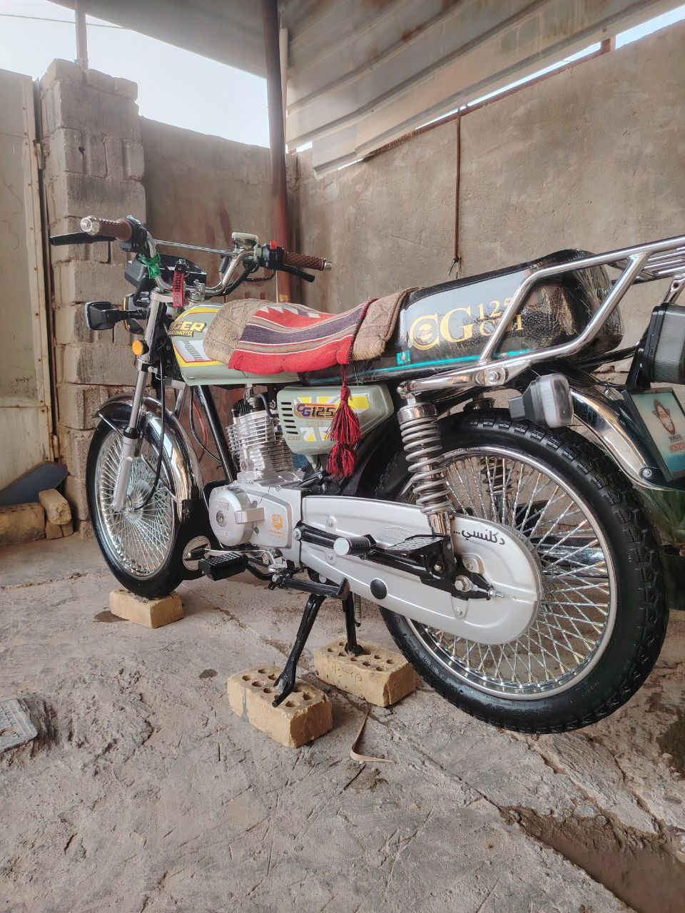 السلام عليكم دراجه تايكر موديل ٢٠٢٥ اخت الجديده صارلها شهرين من طالعه وكيلها السلامي دراجه خير من الله محرك غطاس برطاني صبانه ماممدود عليه السعر ٨٠٠ وبيها مجال بسيط مكاني الحله طهمازيه


**إذا كنت صاحب هذا الإعلان وتريد حذفه لأي سبب، رجاءا أرسل رسالة إلى الدعم الفني**