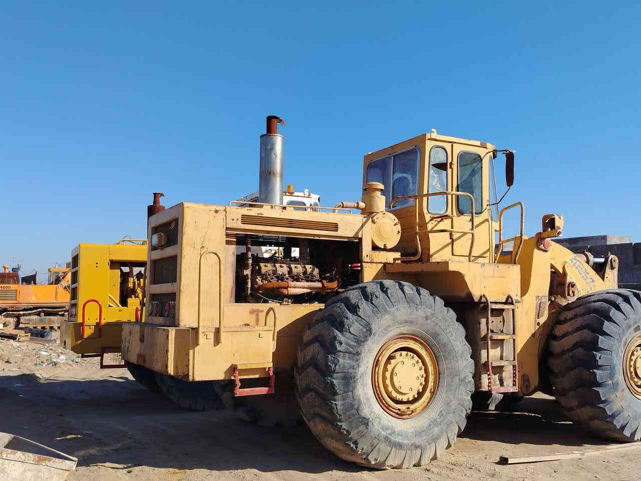 السلام عليكم شفلات للبيع حجم ٩٥ عدد ٢ مديل ٨٧ جاهزات للعمل مابيهن اي نقص الاستفسار اتصل على الهاتف*********** السعر الواحد 170ورقه وبي مجال
