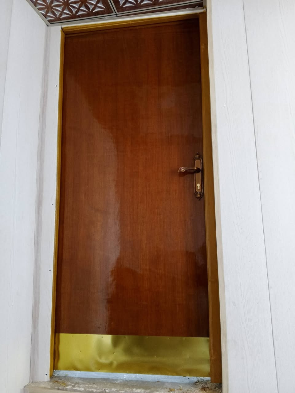 تجديد كافه مستعمل غرف بيبان كناتير بوفيات جميع اثاث بيت خشب. ملاحضه نشتغل جديد مستعمل مكانه نجف حي مكرمه قرب مركز وفاء تواصل خاص او على رقم ***********
