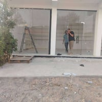 زجاج ١٠ ملم • تركيب احترافي • واجهات محلات
