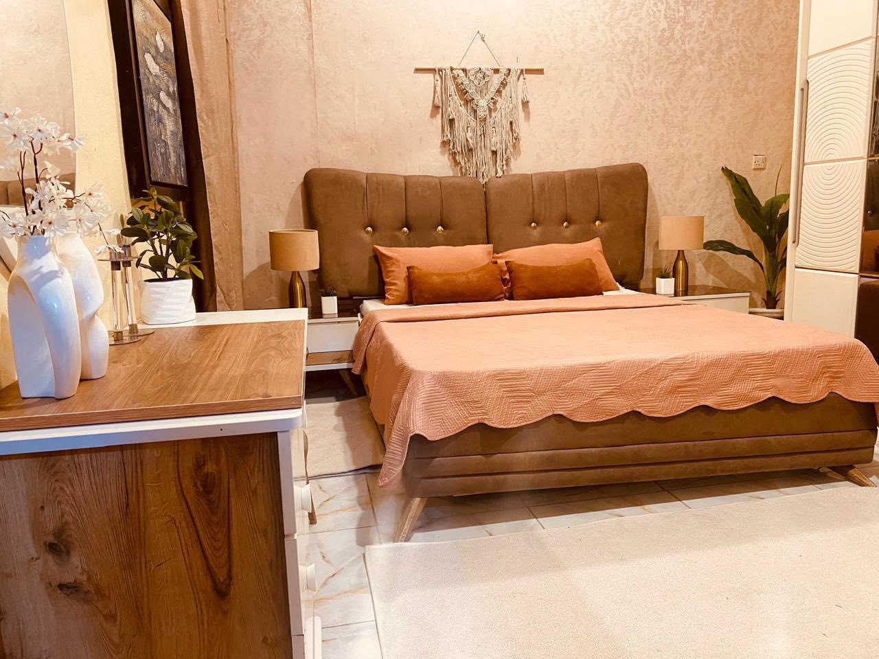 غرفه تركيه ماركه نظيفه جدا وسرير مخزن هايدروليك اناره
الشراي يتصل عالرقم ‭٠٧٧٠ ٣١٩ ٣٢٠٨‬
