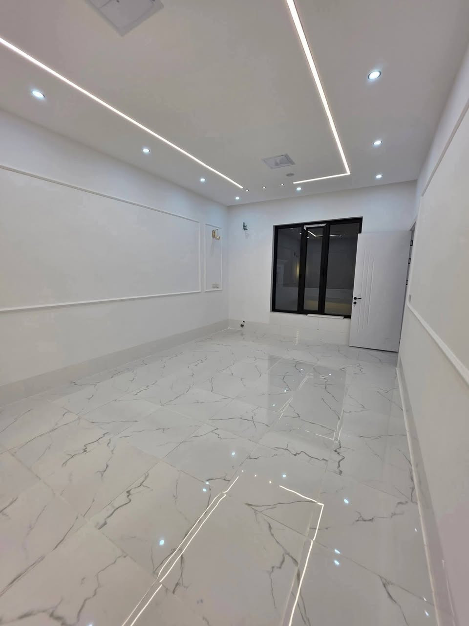 خانوبۆفرۆشتن گەرەکۍمامۆستایان نزیک قوتابخانەی هەلوێست ومزگەوت خێرخوازان رووکنی150مەتر10بە15دووقات و
 ژێرزەمین/تاپۆ/روی خۆر بەیانی فول مواسەفات/دکتی موبەریدە/سقف مەغربی/سستەم کامێرا/سستەم غازونەوت/روۍپێشەوەۍئەسترۆپۆڵ/تێبینی ↙مالی تێنەچوە
بۆزانینی نرخ پەیوەندی بکەن***********
