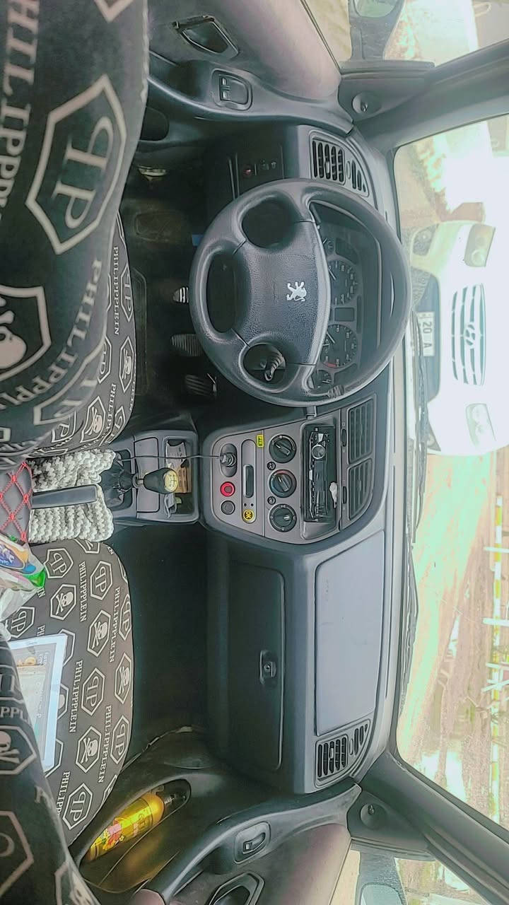 بيجو ٣٠٦ ابيض ٢٠٠١ رقم بغداد باسمي رقم الماني سنويه ماساقطة  مكينه كير تدفئه تبريد حداديه تايرات نوزلات مجاول باتري منظومه بانزين كله مكفوله رايدها ب٣٥ وبيها مجال الي تفيده يتفضل خاص او الاتصال على الرقم ***********
