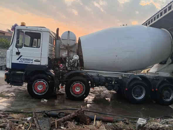 خباطه10متر للبيع مان صقر موديل 2001 سليمان يه مكينه 410 قايش واحد كير حصيره تخم تاير جاهزه للشقل رقم الهاتف *********** مكان بغداد
