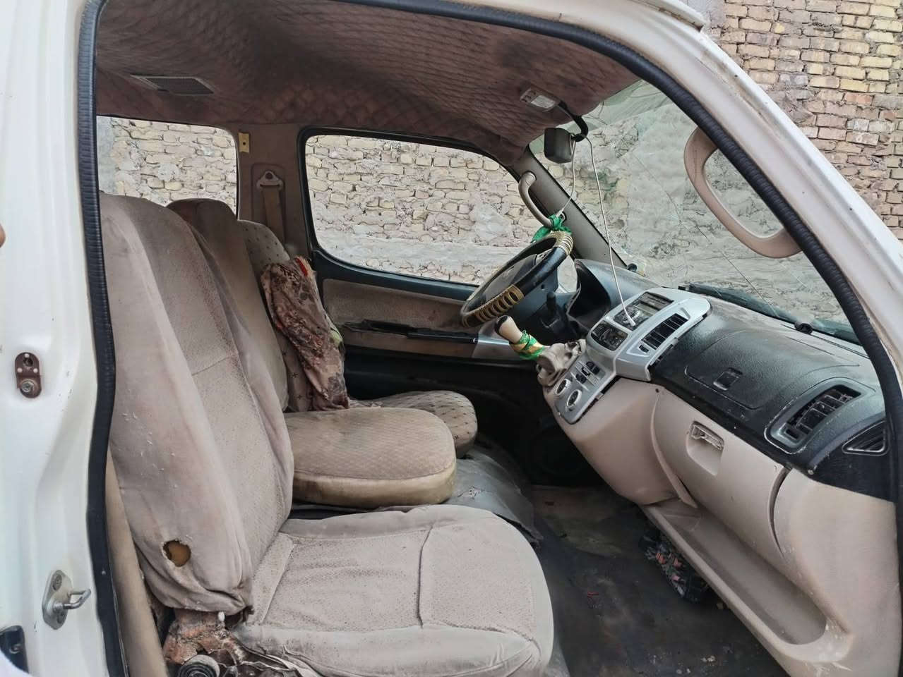 السلام عليكم اجون موصليه للبيع مديل 2014سياره حلوه مرتبه
مكينه كير اكسن مرتبات مكان السياره نجف رايدهه 30 
وبيهه مجال حك الجيه ***********
