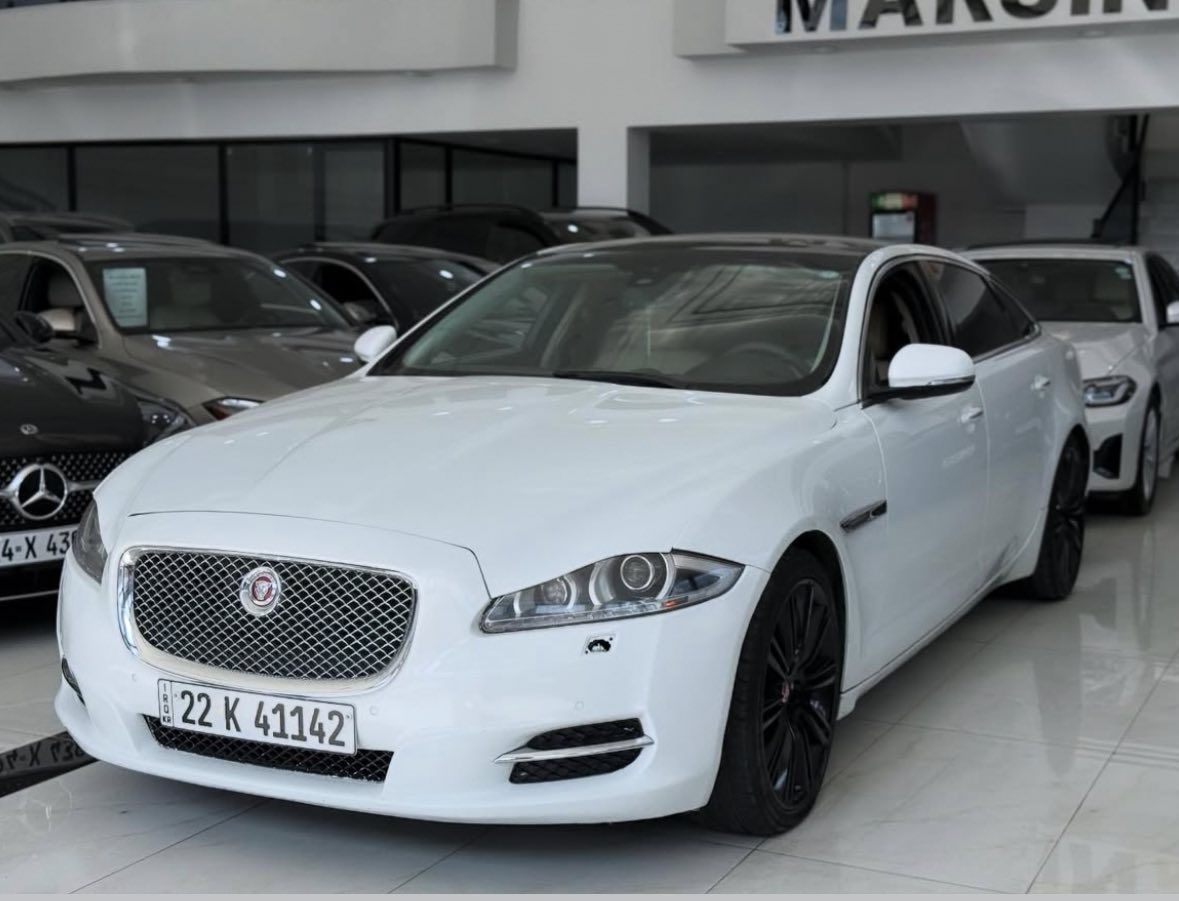 � للبيع: جاكوار XJL 2013 فول مواصفات – محرك ٤ توربو تحويل بشرط
الموديل: جاكوار XJL 2013

الممشى: ~107,000 مايل (حقيقي)

المحرك: أربعة سلندر توربو 

القير: أوتوماتيك 

نوع الوقود: بنزين

✨ المواصفات والمميزات:

🔹 فول مواصفات كاملة
رادار مرايا

🔹 جلود فخمة + تبريد وتدفئة

🔹 فتحة سقف بانورامية

🔹 شاشة ملاحة + نظام صوت ميرديان فول 

🔹 كاميرا 360 + حساسات أمامية وخلفية

🔹 مصابيح ليد وزينون

🔹 مثبت سرعة + أنظمة أمان كاملة

🔹 مقاعد أمامية وخلفية تبريد وتدفئة

🔥 ملاحظات:

✔️ المحرك 4 سلندر توربو – أداء قوي واقتصاد ممتاز

✔️ السيارة بشرط وجاهزة للقيادة

✔️ تصميم خارجي أنيق وفخم

✔️ مناسبة للقيادة اليومية والرحلات

بيها قطعتين جاملغ الخلفي صبغ بخ بدون دواخل و بدون ايرباك 

السعر(115 و مجال)

📞 للتواصل ***********/ واتساب للمعاينة والتفاصي
