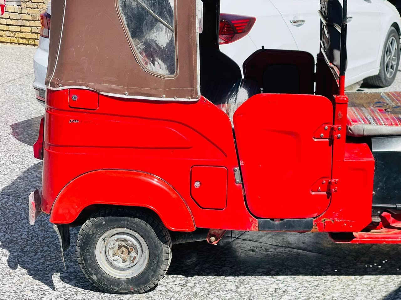 سلام عليكم تكتك موديل 2021شهر 6 تكتك نضيفه محرك مفتوح ول كشره شوف العين تكتك مال جناي نضيفه رقم ميسان مكان العماره سعر 7500 وبيها مجال ***********
