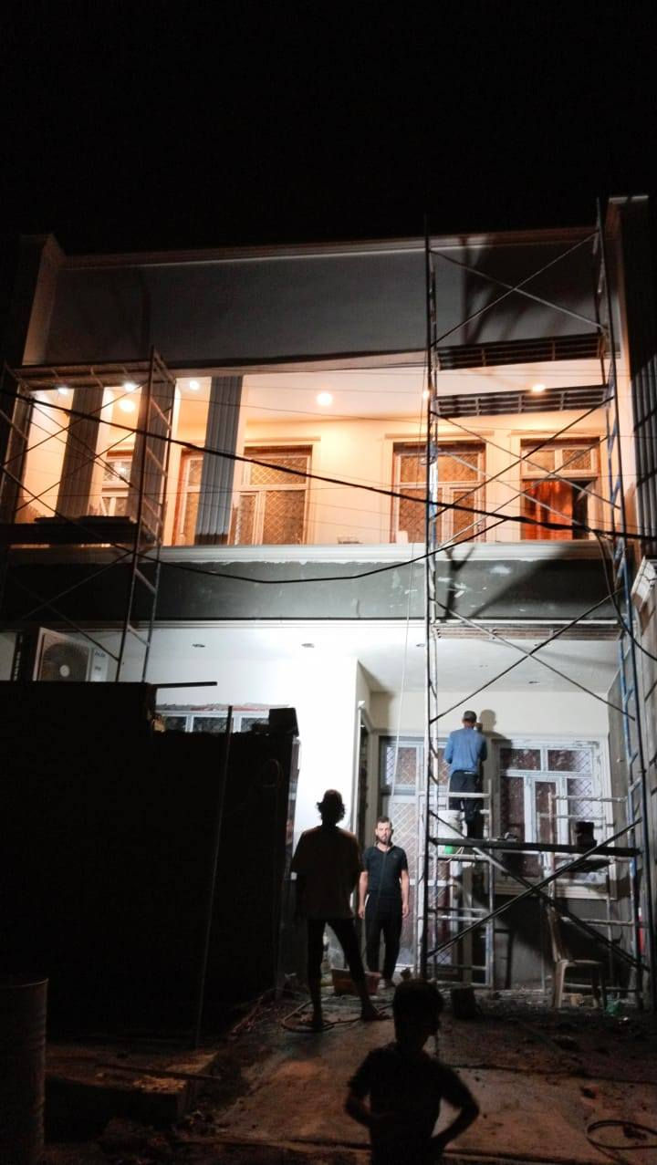 سلام عليكم لبخ تصفير وصبغ ناعم ديكورات نقش واجهات شغل درجه اول قطعي ومتر فقط كادر جبير  من الانبار اشتغل بغداد فقط الرقم الهاتف واتساب ***********)***********
