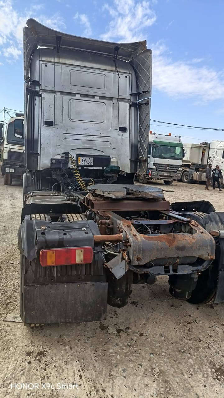 السلام عليكم سيارة للبيع موديل 1999 باسمي شرط تحويل  سنويه جديده ل 2030 ذات جوانب متحركه دبل مناميه كير عادي مكفوله كفاله عامه من مكينه + كير + شاصي  ومحرك بم ونوزل سعرها 125 وبيه مجال للاستفسار الاتصال على الرقم   ***********/***********
