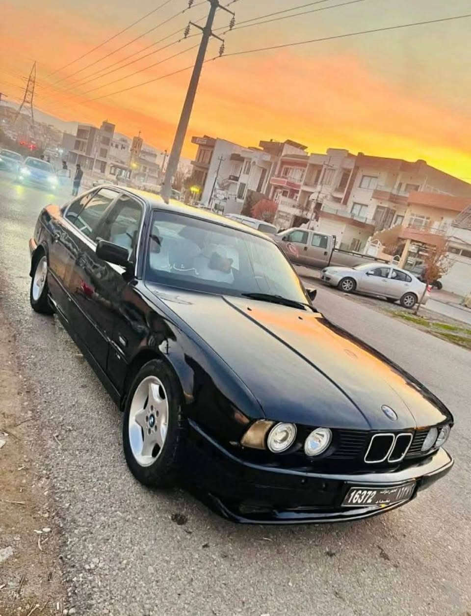سەرەتا بە ناوی خوا bmw 1993
علوج 
520 کەپس گیر عادی 
چوار جام کارەبا دەشبول لەمس 
پیشو دوای M
لایت ئەلقە و زینۆن و عەدەسە 
پیشو دوای کەپسە 
جوار تایەو ویل 95 
کامل جوانکاری بۆ کراوە 
ماڵی دۆستە 
سعری 16 وەرەقە و مجال برایانە 
شوین سلیمانی 
***********
***********

