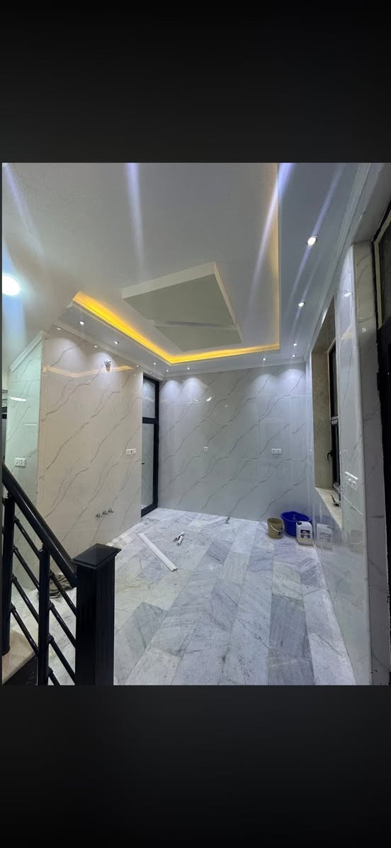 مشتمل 50م ركن للبيع في منطقة حي البيضاء / فرع مخلالات المصطفى قرب البنوك
واجهـة 8م* نزال 6،5م

يحتوي على 

الطابق الارضي

( مدخل استقبال منفصل ) 

+ مطبخ حار بارد

 مع خدمات 

الطابق الاول 

 2غرف نوم سويت

الطابق الثاني 

غرفه نوم + خدمات + سطح وبيتونة

للاستفسار الاتصال بالرقم او مراجعة مكتب الهدف للعقار الكائن في شارع الكنيسة باتجاه الجسر قرب مكوى ريحانه
***********
