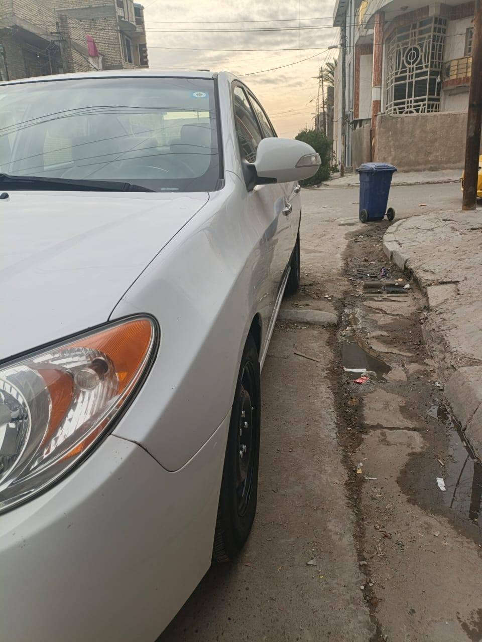 سلام عليكم من رخصت الادمن النترة مديل 2010 وارد امريكي لييل واحد بدون تبديل بيهة صبغ قبق الصندوك بدون دواخل ونص الدوسة اليمنة  سيارة كلش حلوة مكينة 2000وكير مكفولات تبريد  تخم تاير صارلة سبوع من شادة صدر مامي وخلفي جديد سيارة مواصفات فتحة سقف الدواخل بيجي وعسلي نضام يكو امبي اس بريك 4دسك  كامرة شاشة سيارة جاهزة السعر 120رقم الهاتف ***********
