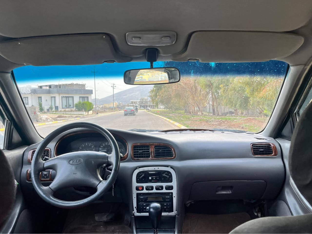 کیا کریدۆس 
ئارمی سلێمانی 
مۆدێل ١٩٩٨ 
مەکینە مەرغوب 
مەکینە سوور
گێر تۆماتیک 
تەبریت سارد و گەرم 
تایەی تازە
زۆر نەرم و بێ تەقە و رەقەیە 
ماڵی دۆستە 
سعری 
٢٦ گەڵا و کەمێ مەجال 
ژمارەی خاوەنەکەی
0776 153 10 83 Singapore
