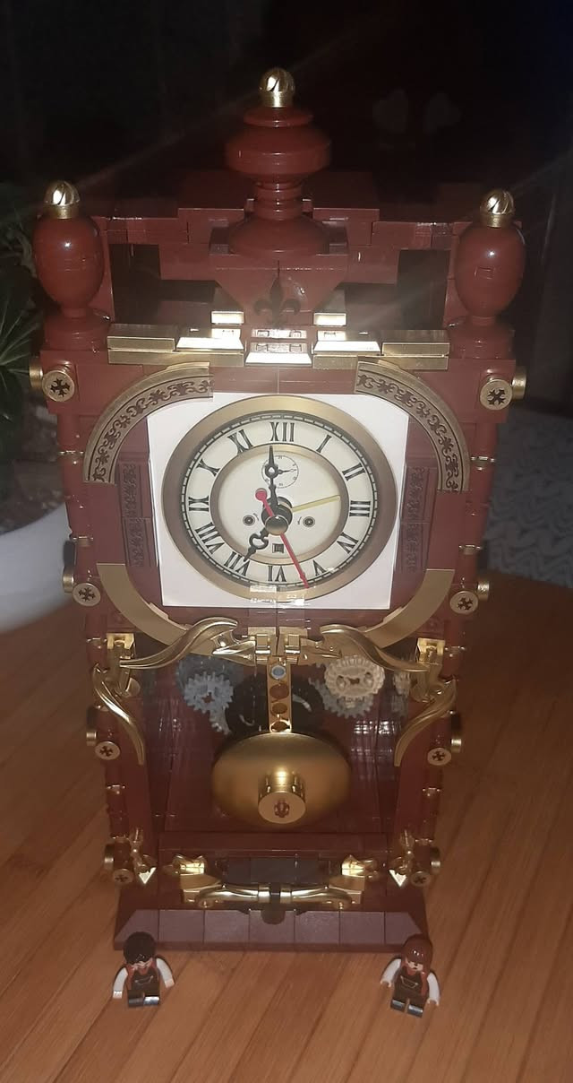 تم انجاز تحفة جديدة
ولو طلع عندي نقص جيس
وسالت اللي اشتريتهه منه
كال كاملة 
عموما حورت بيهه من فوك وطلعت بهالشكل
للعلم / الساعة شغالة عالباتري
والبندول والسناتر يتحركن يدوي بواسطة عتلة بالخلف
مدة الانجاز ٦ ساعة ونص
انتظرونا غدا في تركيب جديد


**إذا كنت صاحب هذا الإعلان وتريد حذفه لأي سبب، رجاءا أرسل رسالة إلى الدعم الفني**