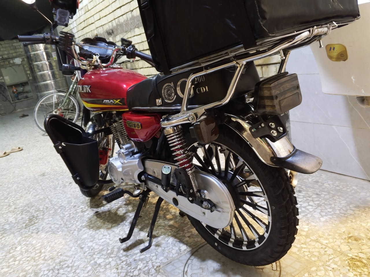 دراجه سونك سيفان 200 فدرالي
موديل 2025  محرك ممفتوح بي برغي عله ايد شركه كهربائياته كله شغاله تشغيل بصمه عن بعد وياه بصمتين وسويج  يعني كبل للشارع سعر 850 بيه حك جيه 

لشراي يتصل 
***********
