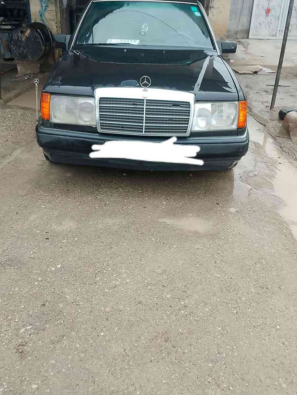 السلام عليكم مارسدس دب حجم 300 محور  كير ومكينه ففتي بطه 3000 السياره حيل نضيفه ونصبته حلوه والرقم انكليزي الدولي رقم بغداد  السنويه نهايتهه ب سنه 2031 القواعد سليمات   دوشمه الداخل جديده السعر 55 وبيه مجال للطيبين والعنوان ديالى بعقوبه رقم الهاتف ***********
