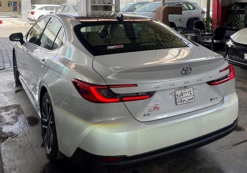 تويوتا كامري LE هايبرد 2026
🚘 Toyota Camry LE 2026
خليجي – عبد اللطيف جميل
هايبرد | فول مواصفات

سيارة تجمع بين الهيبة، الاعتمادية، والتكنولوجيا المتطورة…
الكامري الجديدة وصلت بمعناها الحقيقي للفخامة.

💎 أبرز المواصفات:
▪️ فتحة سقف بانوراما تضيف إحساس مختلف بالرحابة
▪️ دبل عدسة بإضاءة حديثة 
▪️ ويل رياضي قياس 18 إنش
▪️ شاشة كبيرة بنظام متطور
▪️ منظومة هايبرد اقتصادية وعزم قوي
▪️ باقي المواصفات المعروفة لأسطورة الكامري

🚗 أداء هادئ… صرفية ممتازة… شكل يخطف الأنظار.

‼️لمعرفه السعر علق برقم 1 او الاتصال 
متوفر مرقم جاهز سنويه ولوحات ✅

📍 الموقع: بغداد – معارض البياع – الشارع الرئيسي

📞 للاستفسار اتصل او واتساب:
***********
***********
***********
***********
