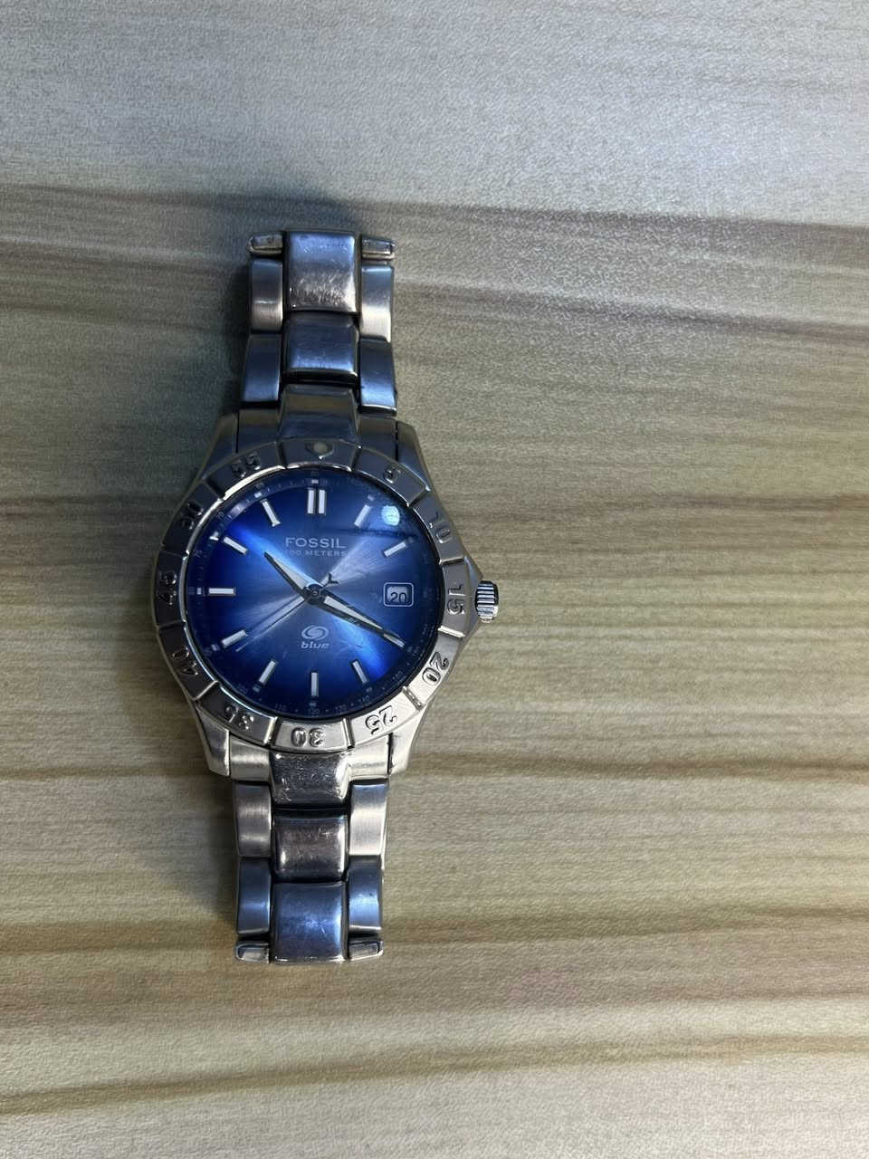 ساعة فوسيل اصلية
ماكنة الصفرة الاصلية 
القطر 35 السير كامل الاصلي دبل قفل 
ارقام لامينوس مضيئة مينة جميلة 
السعر 45 الف شامل التوصيل


**إذا كنت صاحب هذا الإعلان وتريد حذفه لأي سبب، رجاءا أرسل رسالة إلى الدعم الفني**