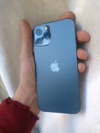 ايفون 12 برو  الشاشه تقره بس ممبدله والكامره الخلفيه بي رچفه خفيفه سعر...