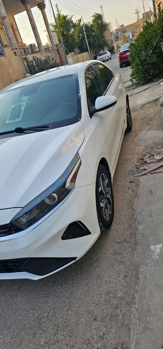 سلام عليكم
سياره فورتي 2023 
السياره حره ذي قار بدون رقم 
الحادث موجود بالفيديو سياره حلوه ونضيفه 
السعر 133$
الاستفسار 
***********
