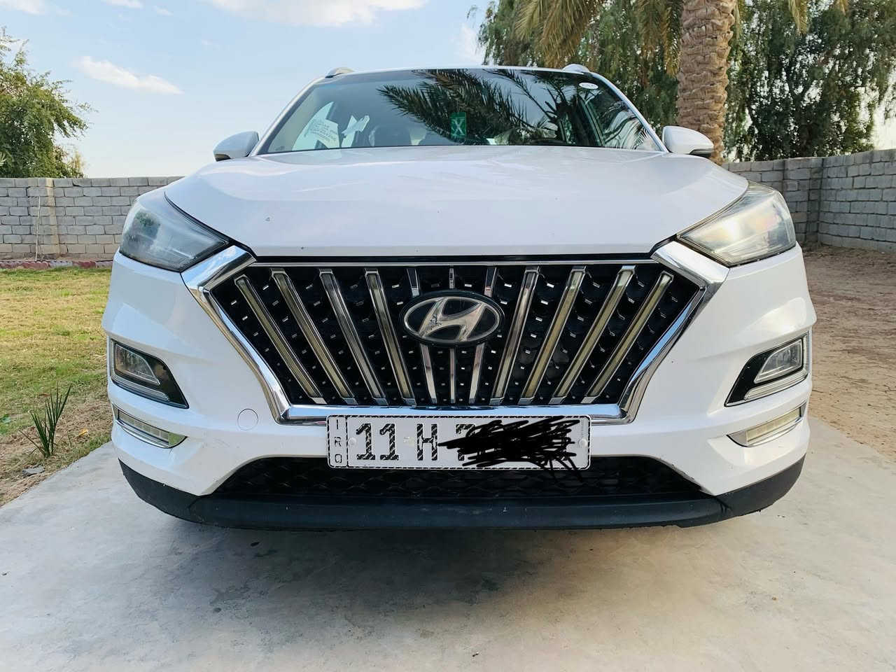 توسان 2020 خليجي(الكاصد)
ماشيه 100 الف 
رقم بغداد انكليزي بسمي تحويل مباشر 
المواصفات
شباك لكزز  
لايت 5 عدسات
بصمة 
شاشة اصلية  
ترحيب عند الاقتراب 
حساسات + كامرة 
كشنات جلد 
كشنات كهرباء 
هند بريك برجل 
درايف مود
محرك 2000 دوش 
السياره بيه شبر بخشم البنيد اثر جراد 
وبيها كم رصعه 

السعر 190 وبيها مجال  

مكانها بغداد المحموديه او الدوره 
للتواصل : ‭0781 633 1874‬

‭0751 683 1871‬
